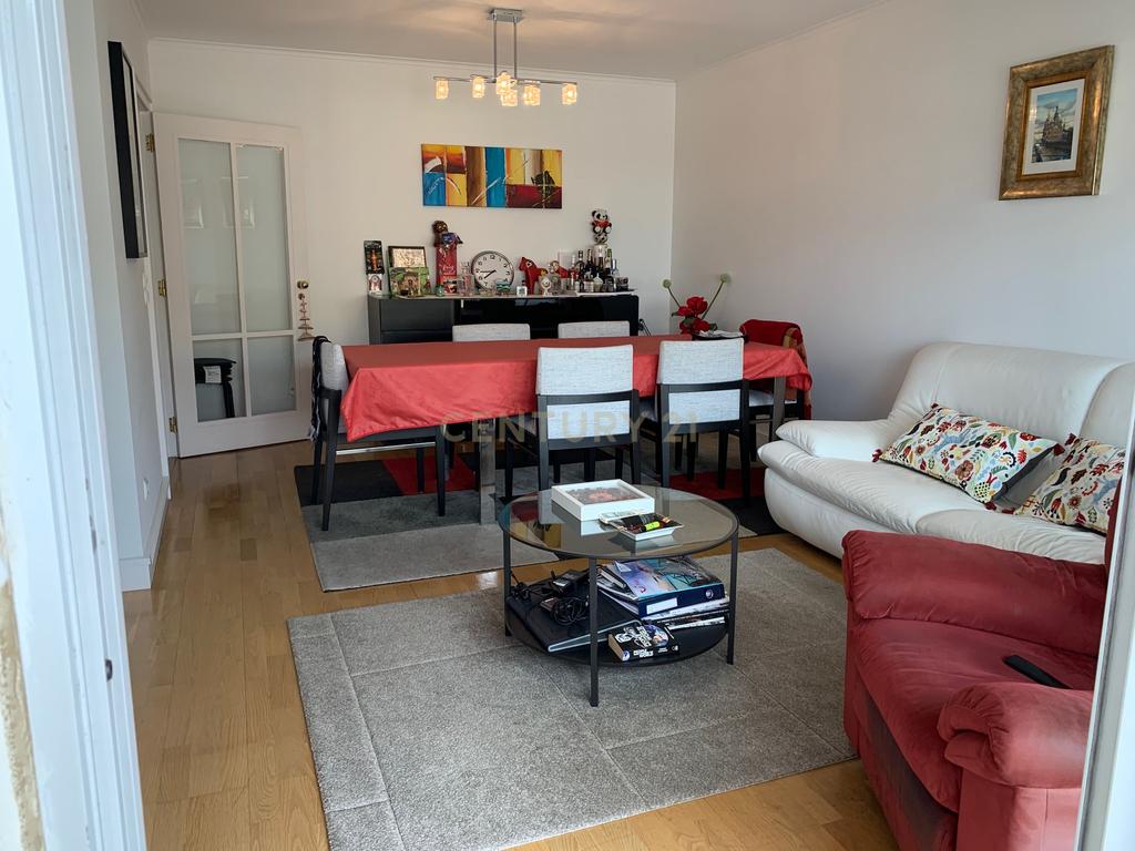 Apartamento T2 com Varanda e Garagem  - Image 10